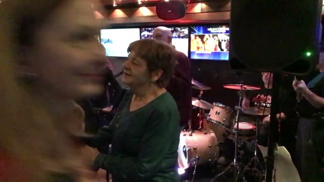 The Party starts and ends with The PHOENIXBAND 