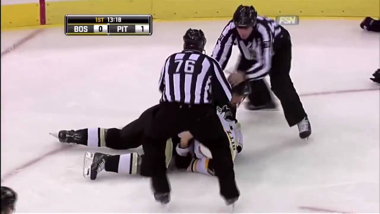 Byron Bitz vs Deryk Engelland Nov 14, 2009