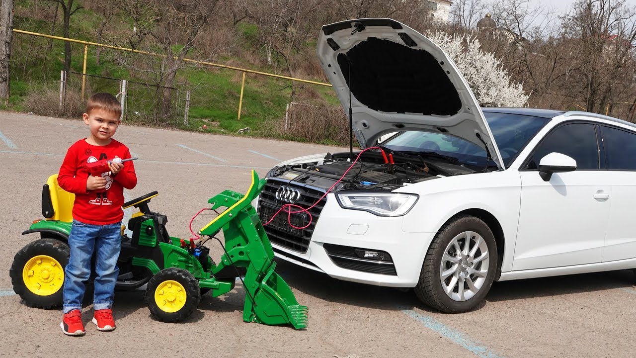 Audi A3 is broken - Dima on tractor helps to repair the car