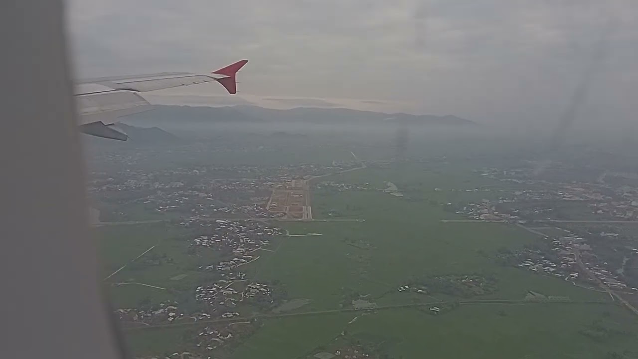 VJ380 hạ cánh xuống sân bay Phù Cát, tỉnh Gia Lai.