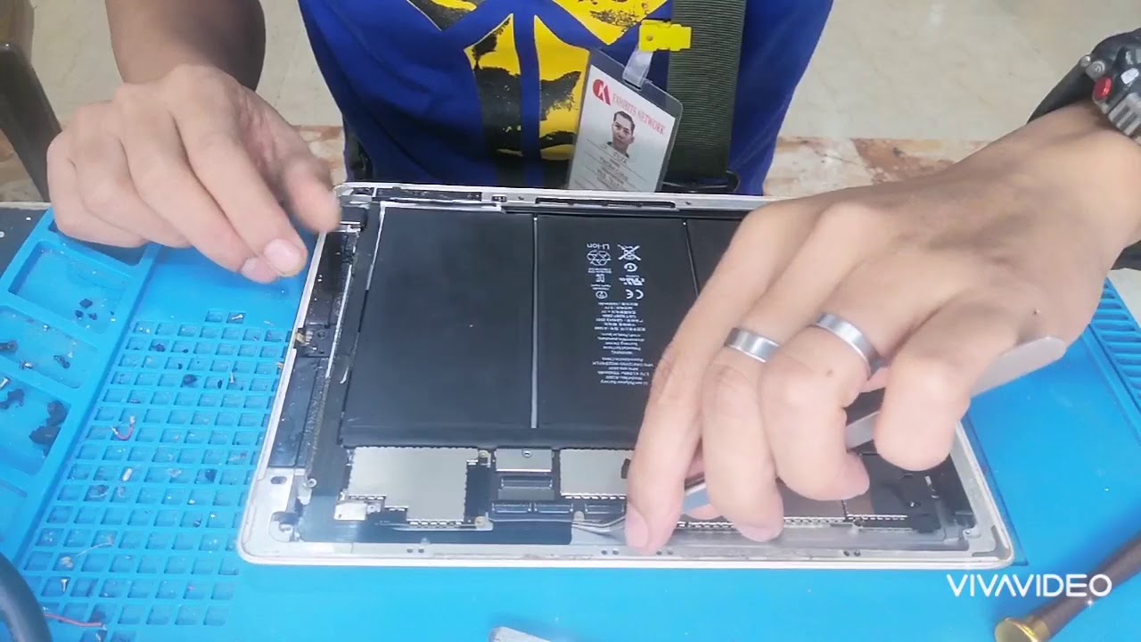Ipad 3 disassembly busted battery and replaced