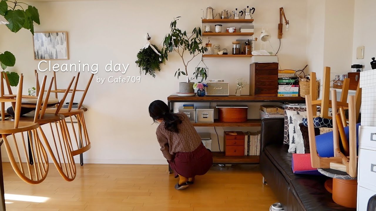 День уборки, рождественские украшения, завтрак с авокадо на открытом песке, обед ттеокбокки.