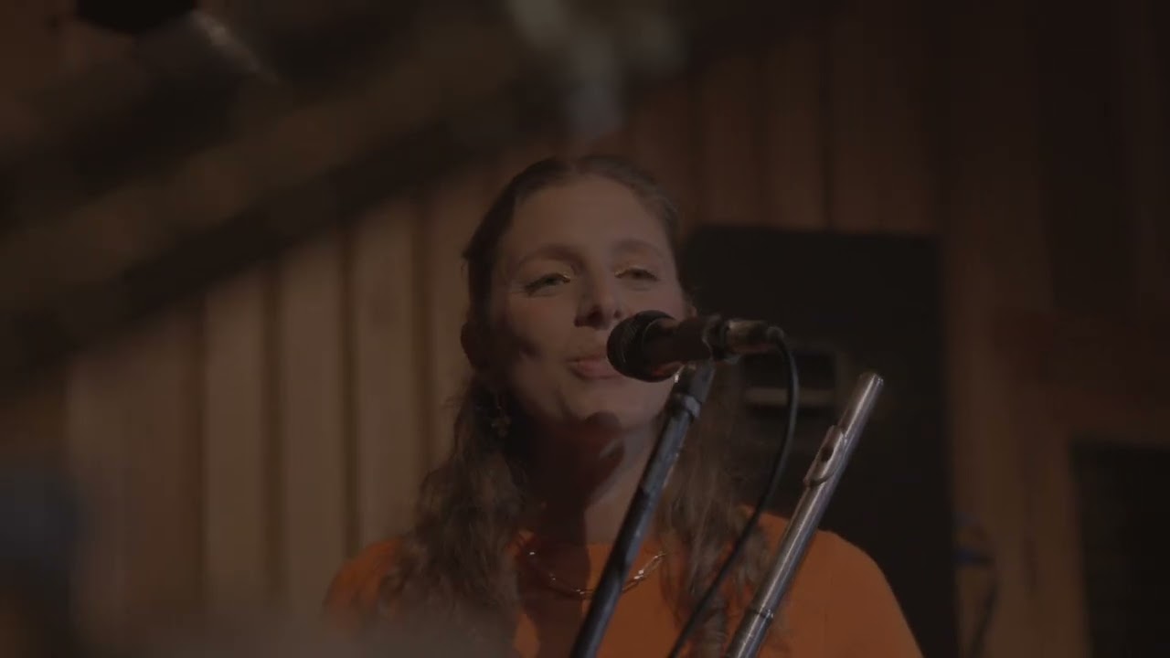 Mariana Iturri & Joaquín Sellan - Tanto Viaje (En vivo)