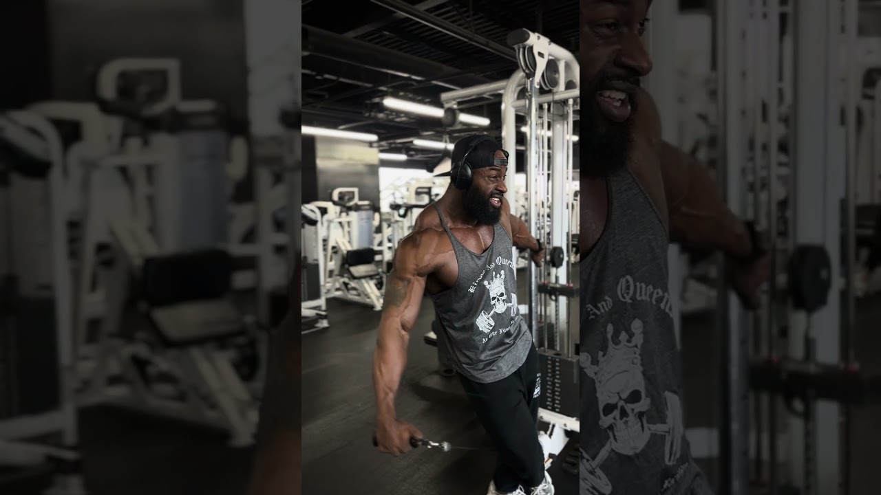 Some leaning cable lateral flys to really put some constant tension on the side delts. #delts