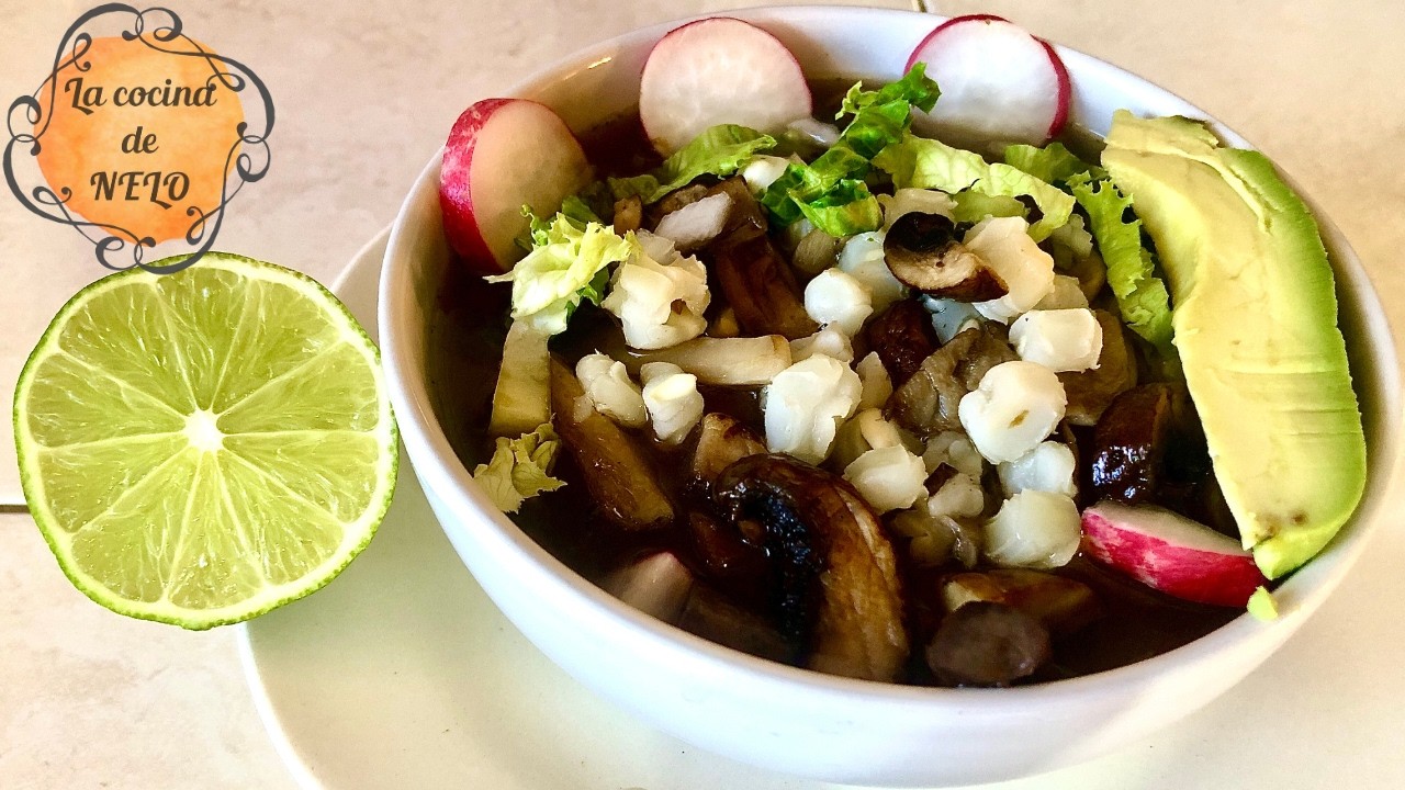POZOLE DE HONGOS!🥣😉😊| Un buen platillo para estos dias de cuarentena