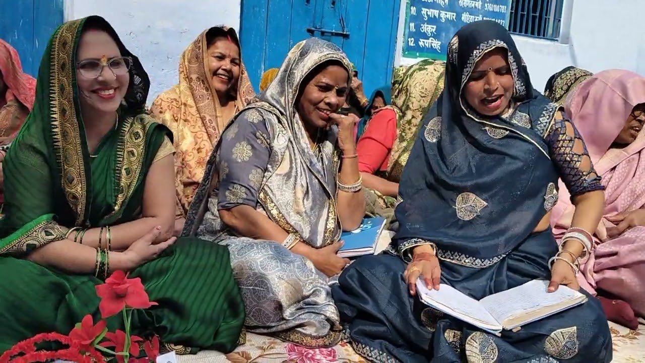 पैरों में दर्द बताबे,,२ दुनिया हरि जी ऐसी चलि गई चिकनगुनिया🌹🙏