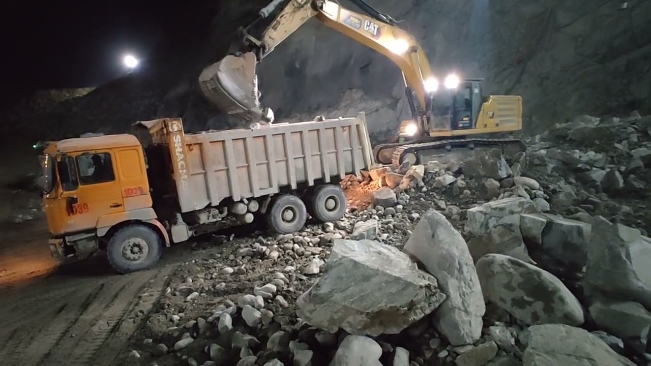 #power Action #construction #heavy chaterpiller 336 loading marcher heavy moment At Workout 