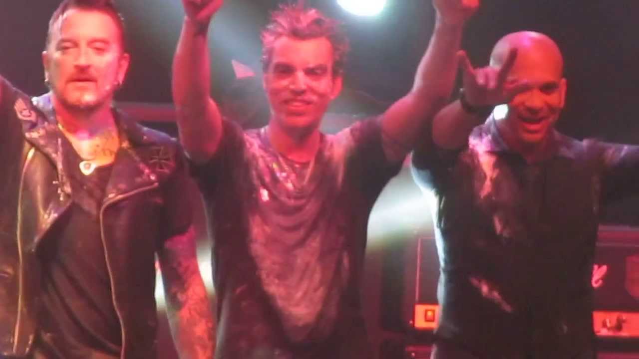 The Wildhearts | The  Duck Song / I Wanna Go Where The People Go  | Newcastle 29/06/2013