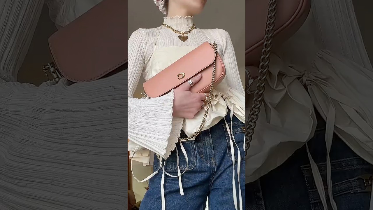 #coachretailemployee Что вы думаете об этом стиле? @coach #coachny #coachbag