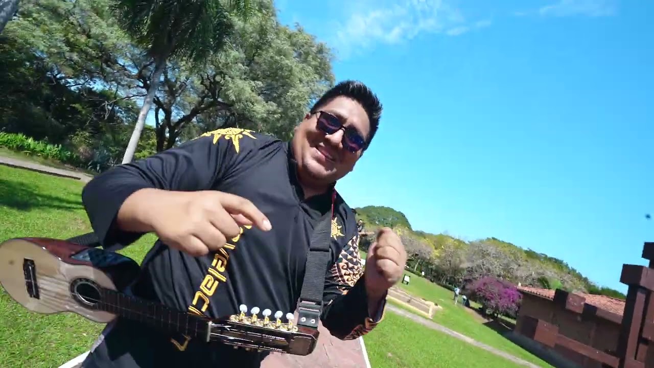 Revelación Bolivia - Mamita de Urkupiña - (morenada)