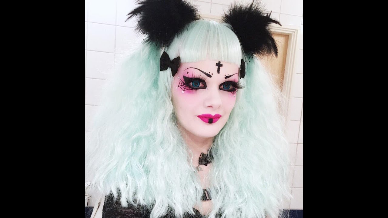 Victoria Lovelace - Goth Spider Web Makeup Tutorial