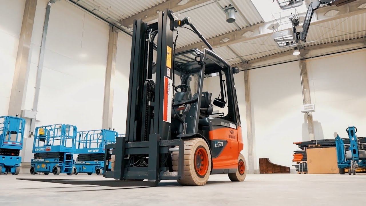 Gizo / Elektryczny wózek widłowy Linde E 50 HL
