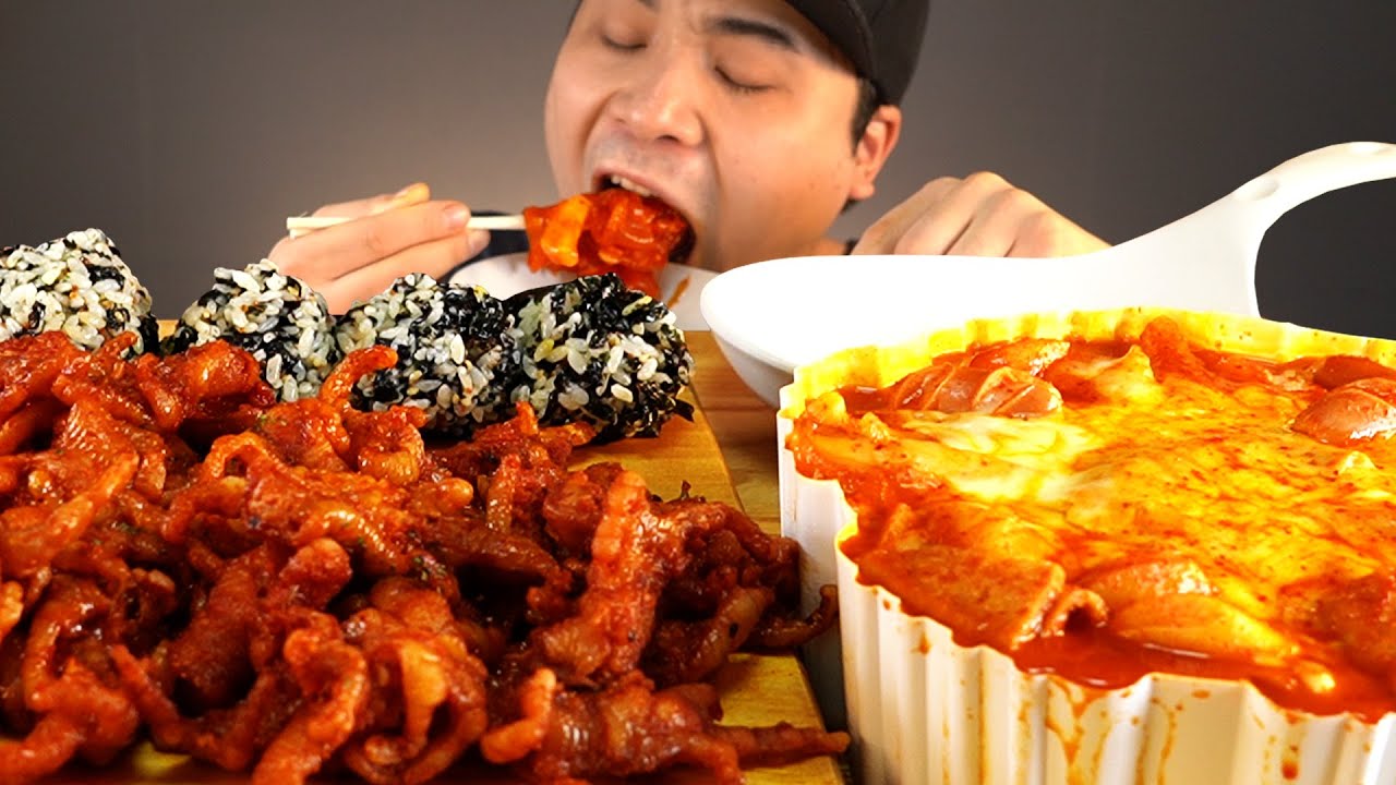 엽기떡볶이에 치즈, 중국당면추가 그리고 무뼈닭발, 주먹밥 먹방~!! 리얼사운드 ASMR social eating Mukbang(Eating Show)
