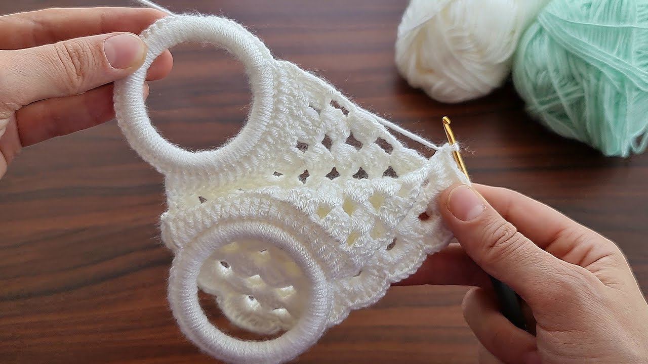 WOW GREAT IDEAS! 😍 Look what I did with the plastic cups I found in the trash! #crochet #knitting