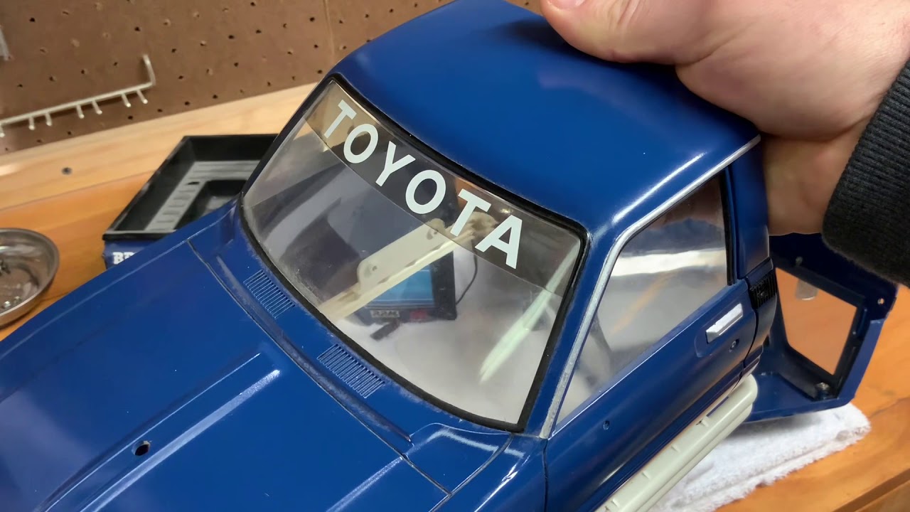 Tamiya Brusier : Comparing Original vs Rerelease - Body and interior