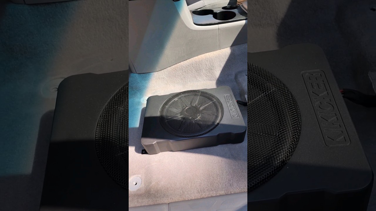 Second Gen Tacoma VS Kicker HS-10 #caraudio #toyota #subwoofer #taco