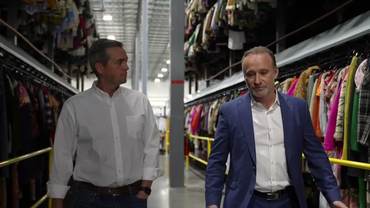 Boost Efficiency: Automated Garment Handling with the Carousel Pick Module