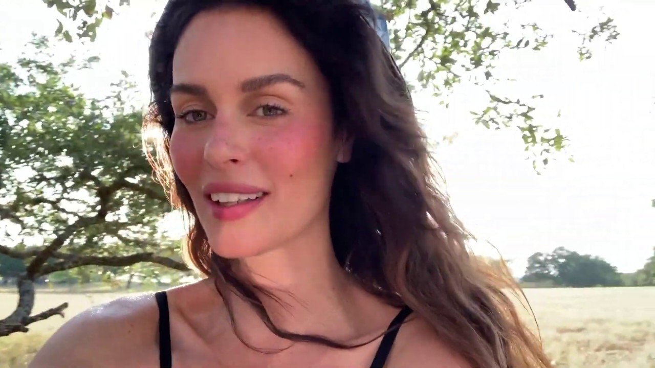 Nicole Trunfio | ELLE Behind The Scenes