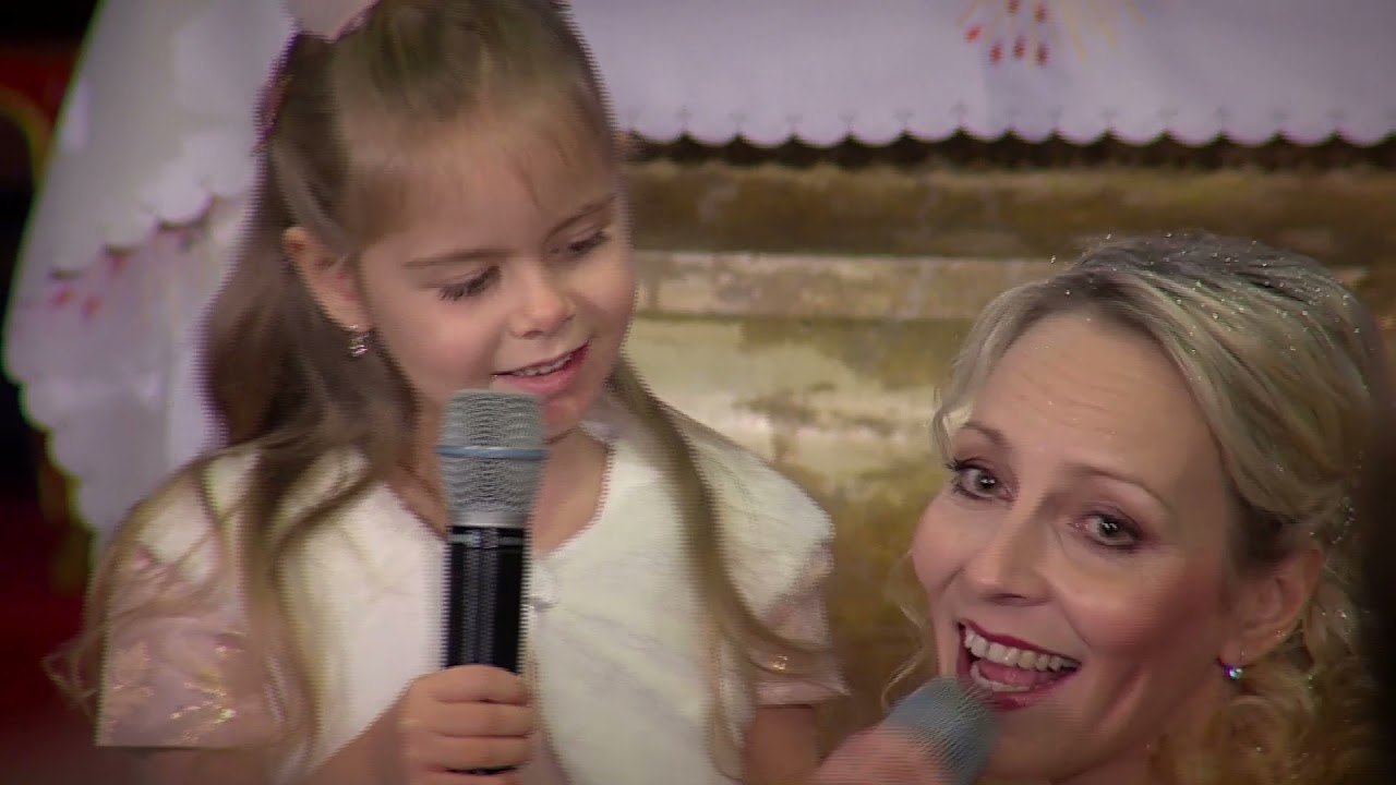 Zvonky &scaron;těst&iacute;   Leont&yacute;nka a Helena Hamplov&aacute;