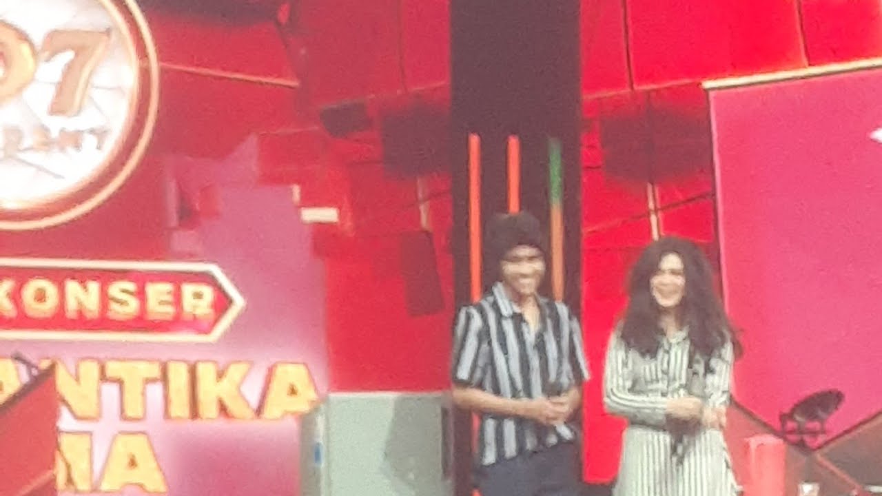 ZAHBY(ZAHRA,EBY)TIRUKAN ADEGAN FILM H.RHOMA IRAMA~ MEGA KONSER RHOMANTIKA IRAMA