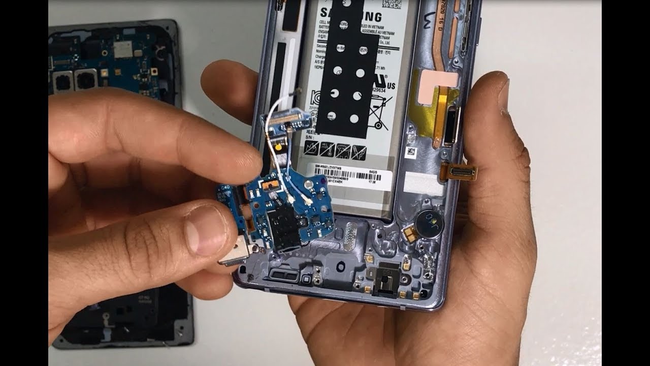 How to Replace the Charger Port on a Samsung Galaxy Note 8