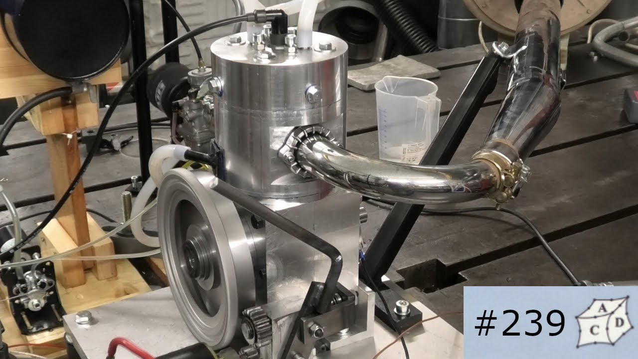 Der Eigenbau-Zweitakt-Motor 175 ccm wird gestartet und l&auml;uft ziemlich gut!