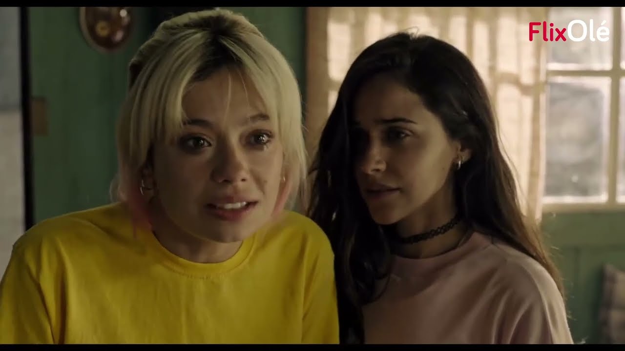 Susana se declara a Milagros en LA LLAMADA (Javier Calvo y Javier Ambrossi, 2017)