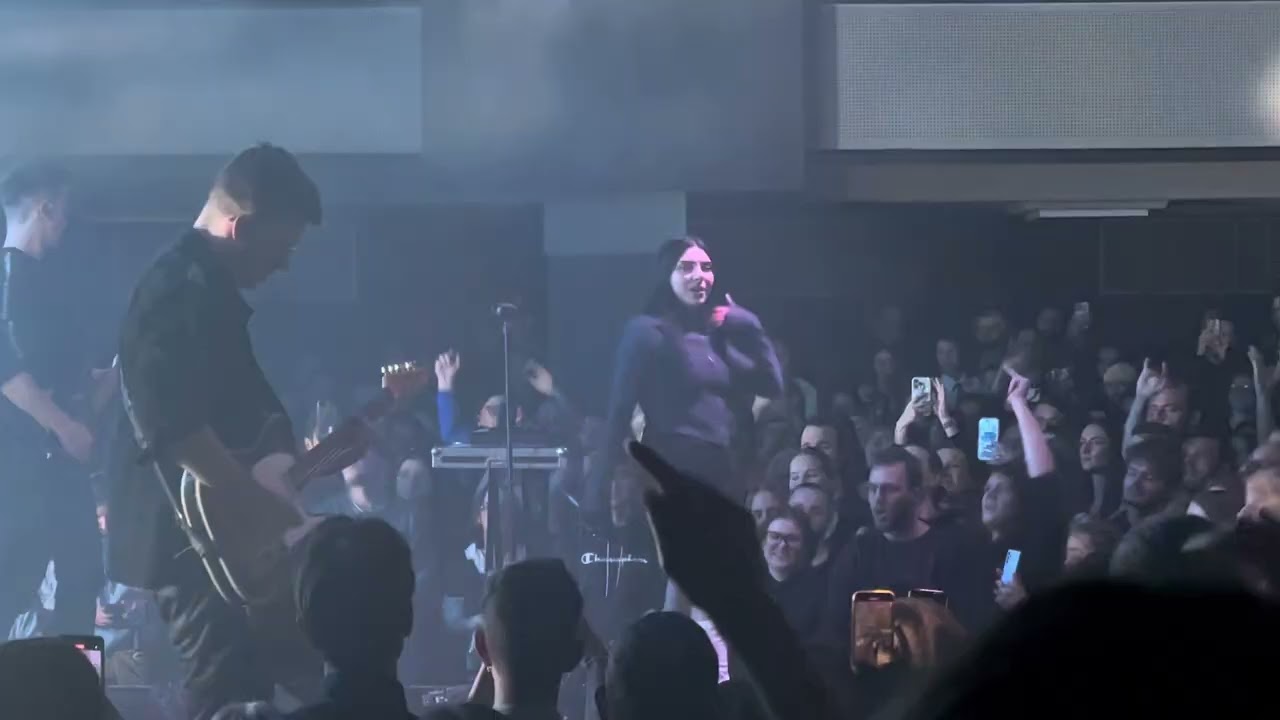 Pam Rabbit - We’re All Gonna Fly (I LOVE THE INTERNET, Lucerna Music Bar, Prague)