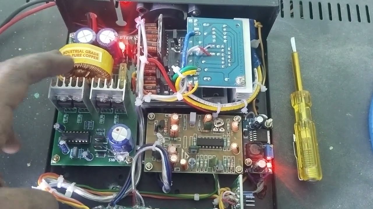 12v.    2.1 assemble amplifier use for passanger auto