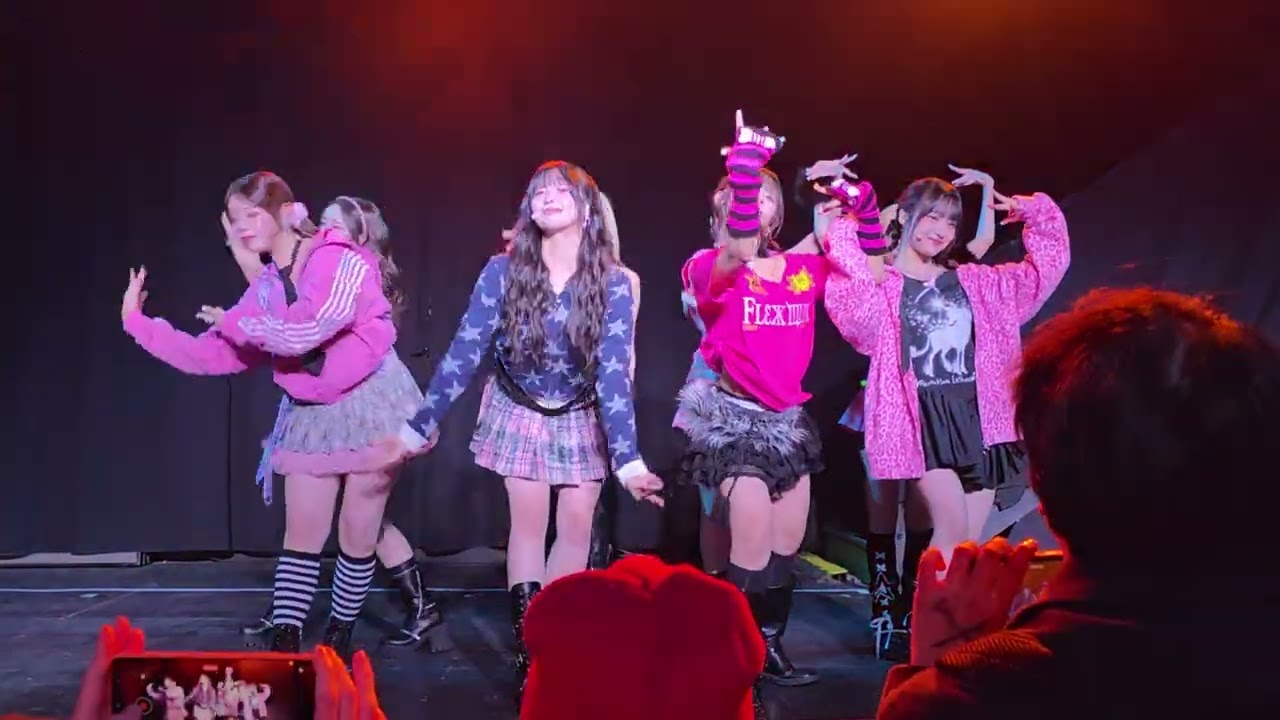 UNIS (유니스) - SUPERWOMAN (Remix Version) - Live in Charlotte UNIS 1st World Tour Ever Last 20260203