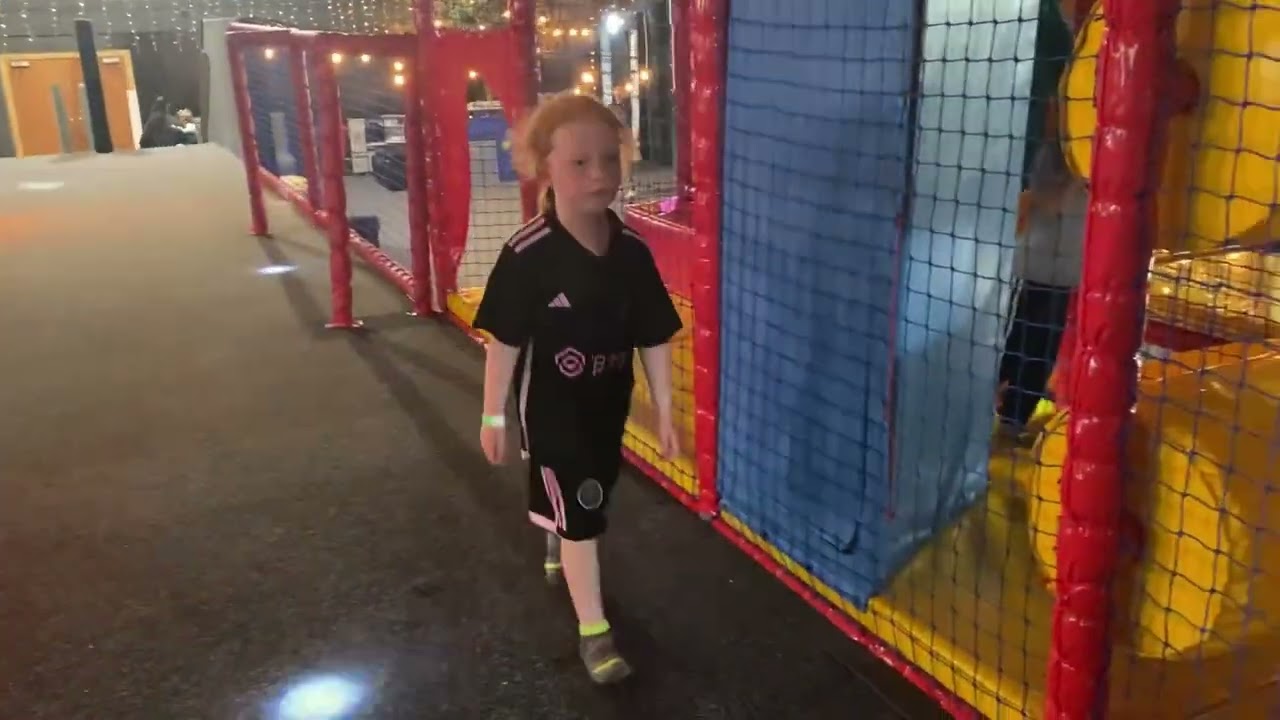 Ethan & Ella go to JUMPIN’ JOSEPHS