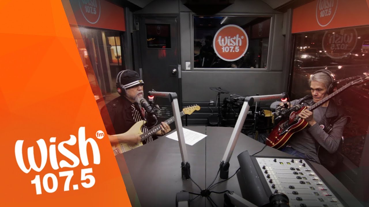 Mike Hanopol and Pepe Smith perform "Laki Sa Layaw" LIVE on Wish 107.5 Bus