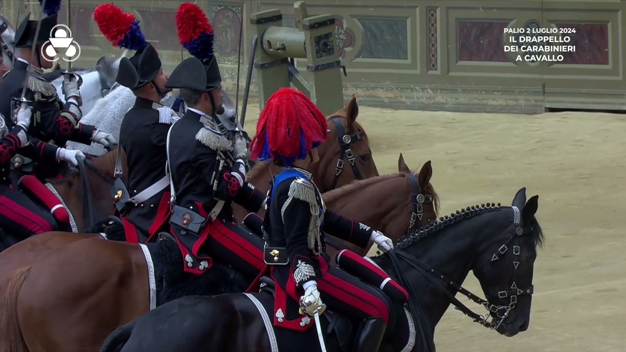 Palio 2 Luglio 2024 - Il Drappello dei Carabinieri a Cavallo