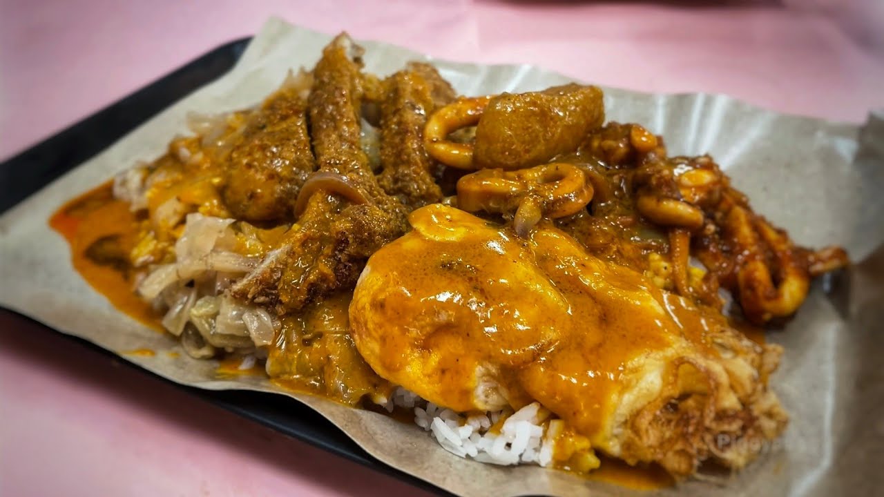 GOLDEN MILE FOOD CENTRE - SINGAPORE HAWKER LUNCH
