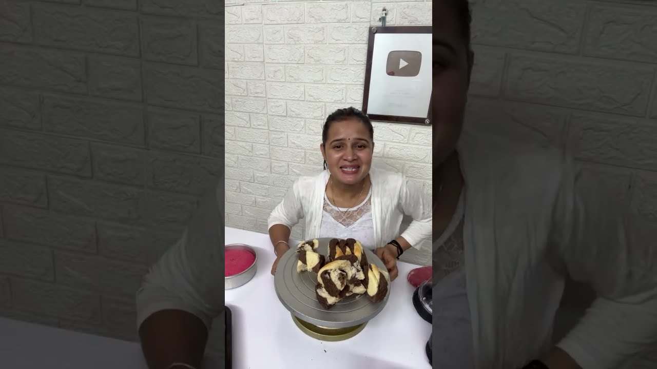 Gokul Kitchen is live🔴 me comic cake