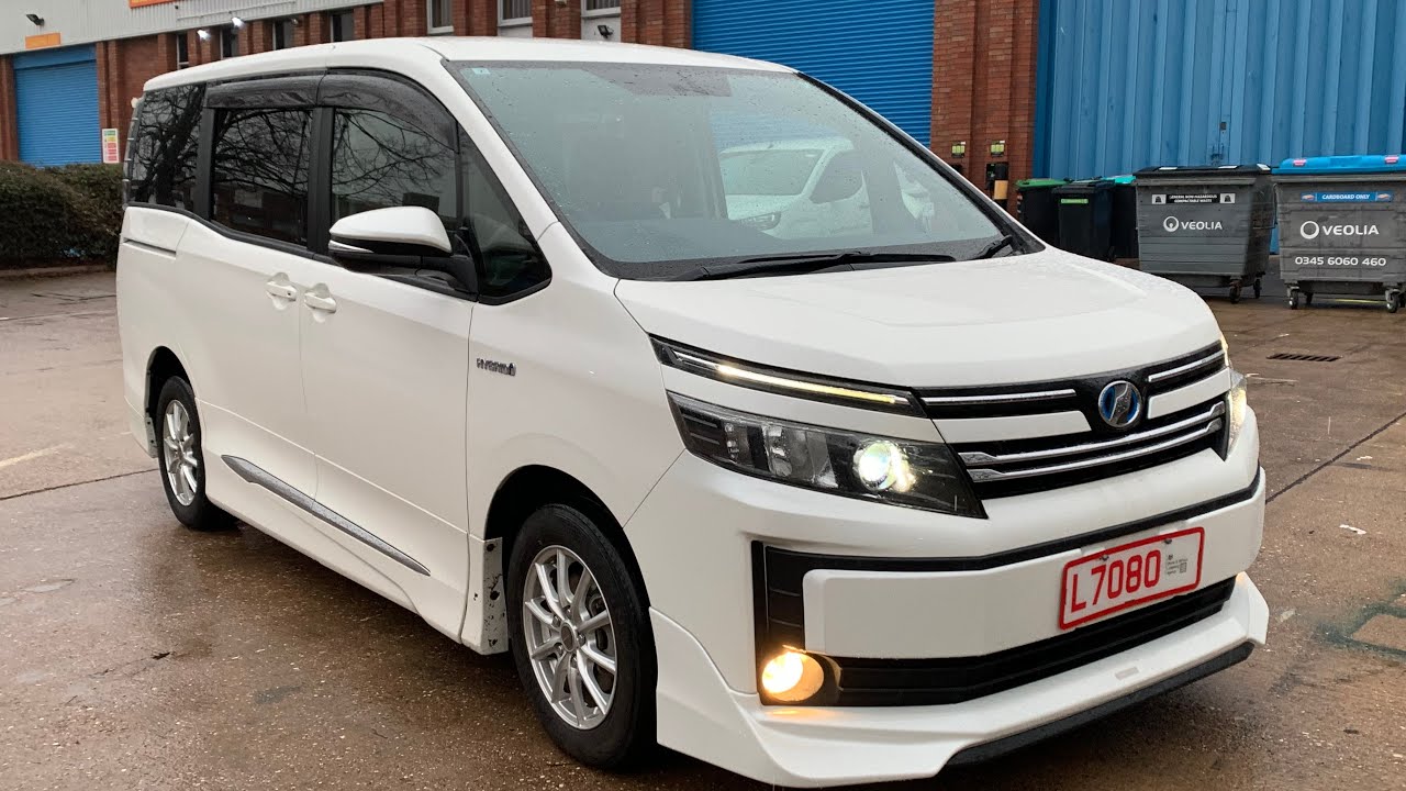 2015 (15) TOYOTA VOXY 1.8 PETROL HYBRID AUTO 7 SEATS ULEZ FRESH JAP IMPORT 86K MILES