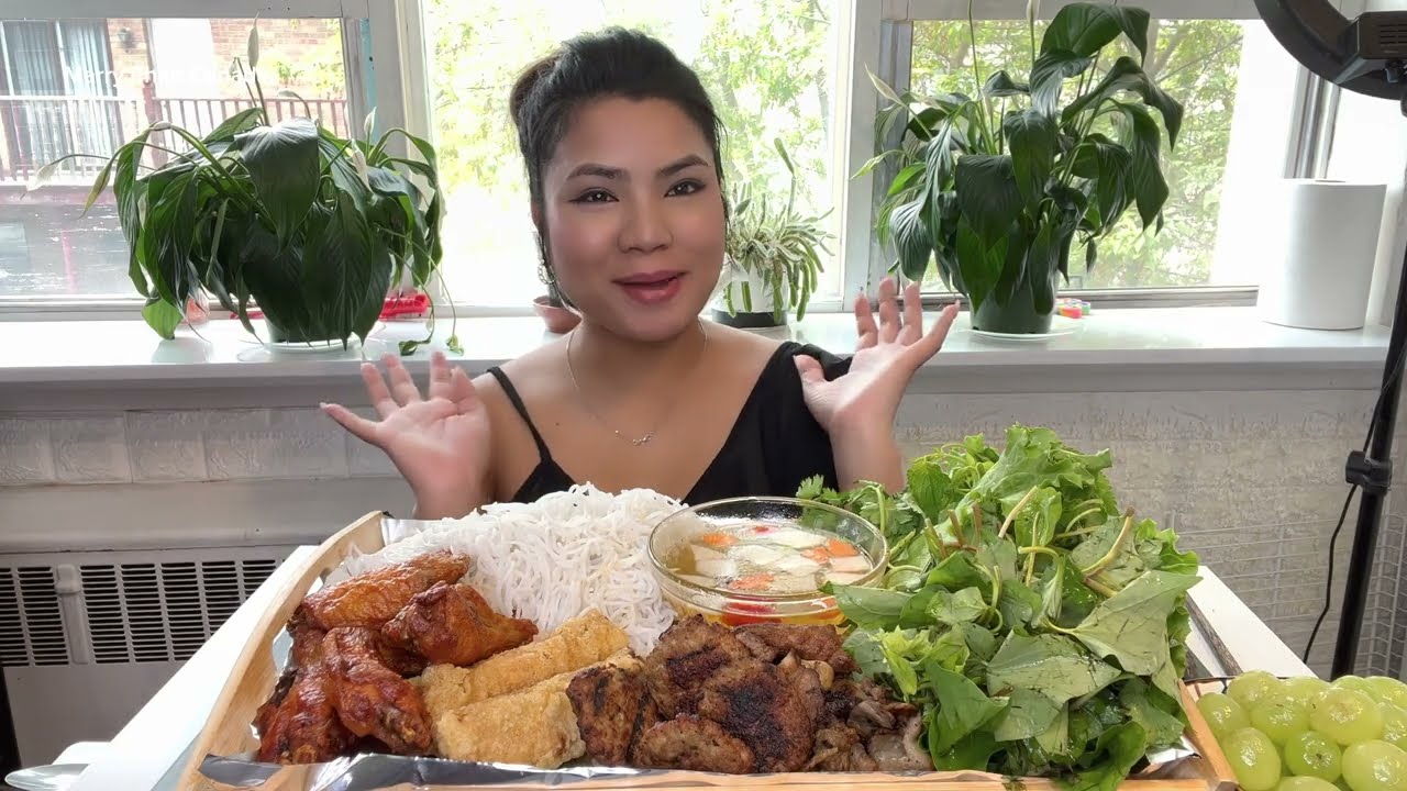 Ăn Bún Chả Hà Nội và Canh Ga Chiên