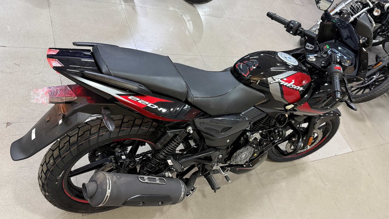 Наконец-то подробный обзор новой модели Bajaj Pulsar 220 2026 года! 😍 5 новых изменений | Новая ц...