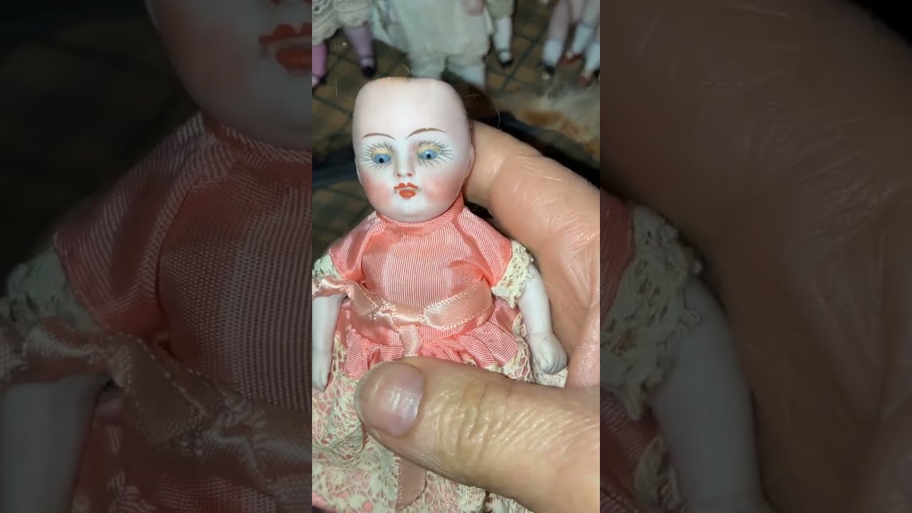 CHEST FULL OD ANTIQUE BISQUE DOLLS ❤️