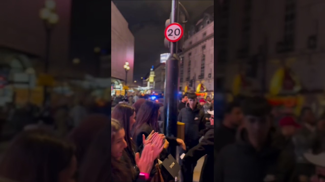 Oxford Street SHUT DOWN?! Shoppers Switch Up on Black Friday ✋🛍️ 