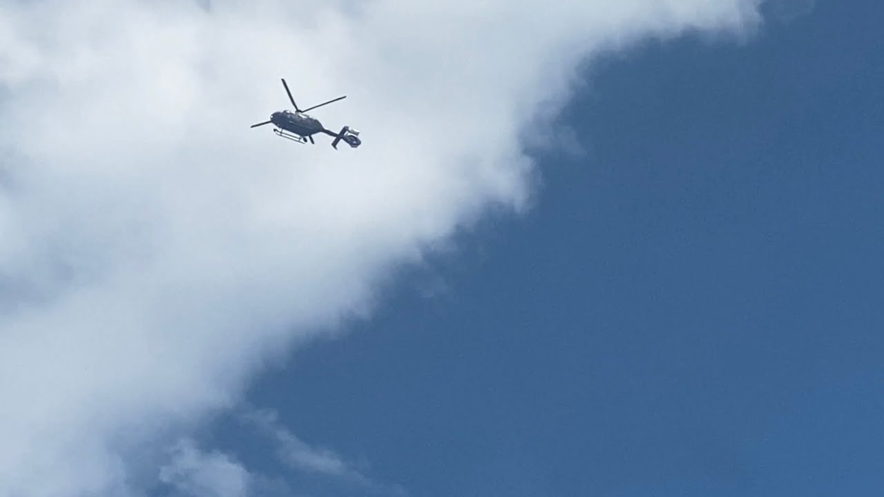 NPAS London EC135 hovering & circling around with awesome sound