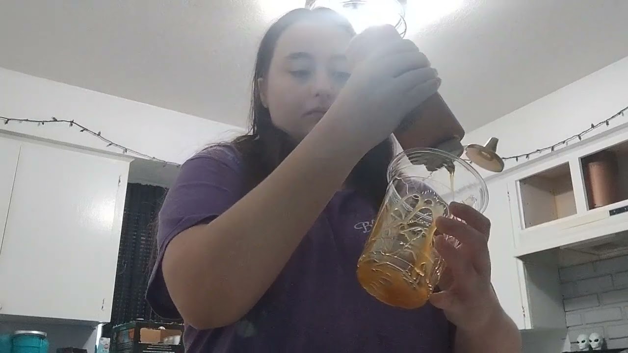 Im showing you my coffee station +making a iced coffee 