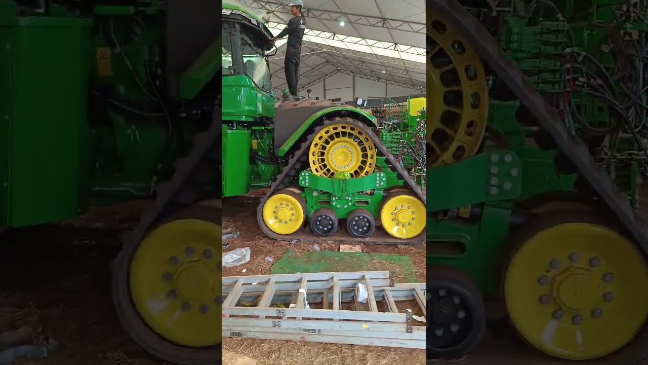Agrishow 2025 - Ao Vivo: stand da John Deere! #farming #agriculture #johndeere #agrishow #harvest