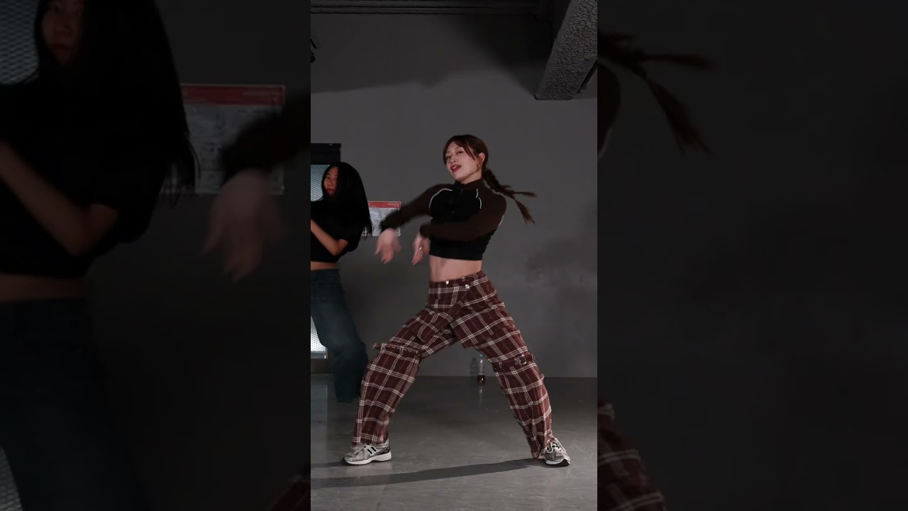 Look at👀✨her energy &mdash; Clean & Sharp #amypark #redy #choreography