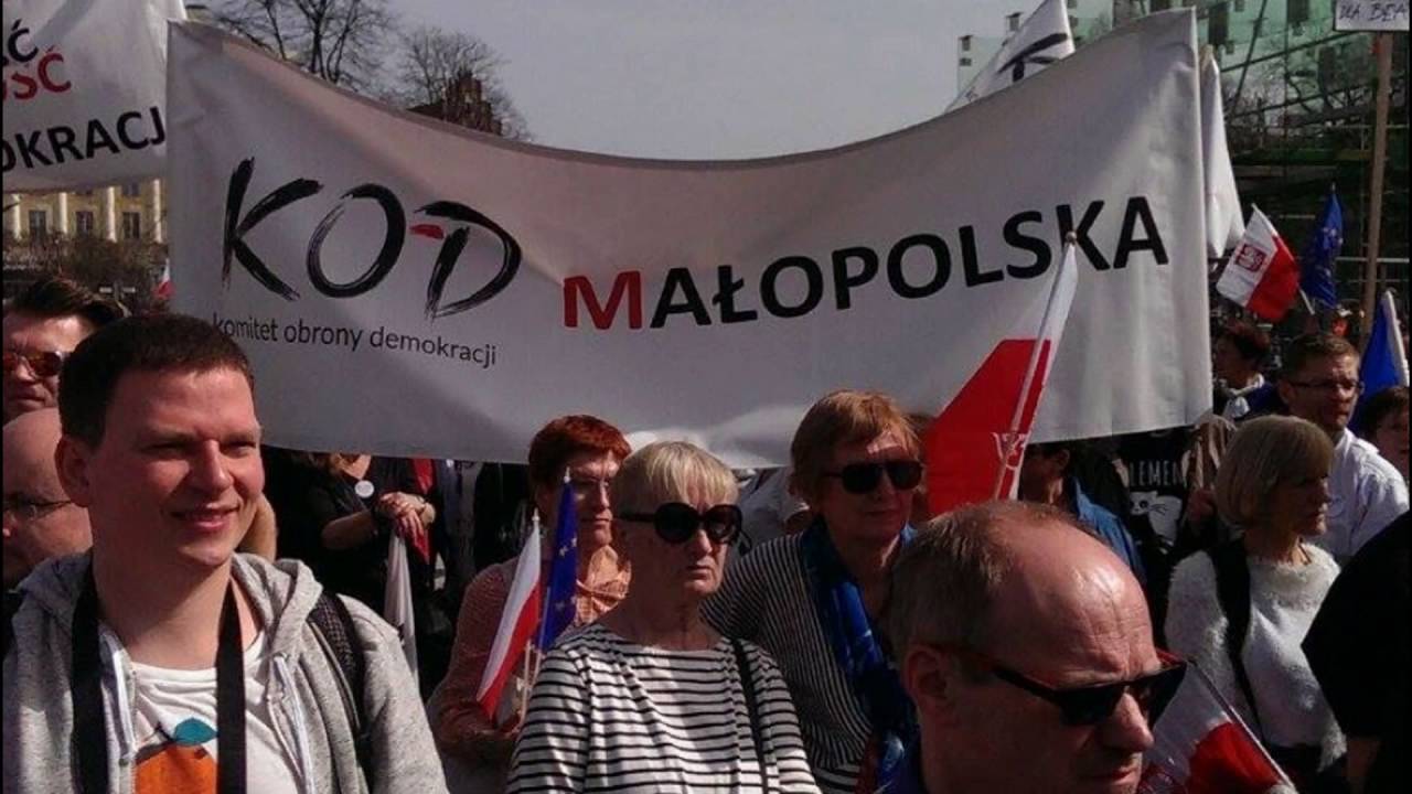 Relacja z wsp&oacute;lnego wyjazdu &bdquo;KOD Małopolskie&rdquo; na marsz do Wrocławia.