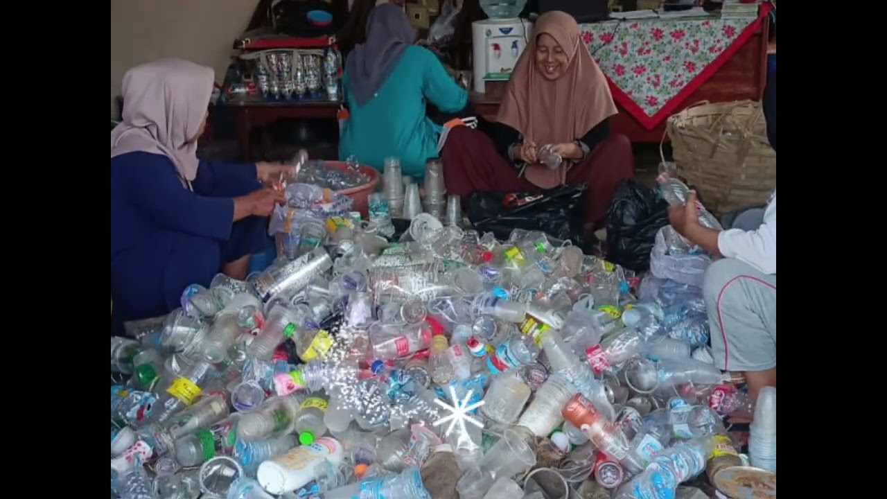 KUNJUNGAN LURAH PANGGUNG KE MEKAR JAYA 