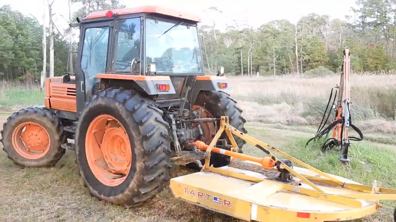Kubota M8950DT tractor. 4WD, 4.3 Liter Diesel motor, 96HP. Being sold at Public Auction 12-3-25.
