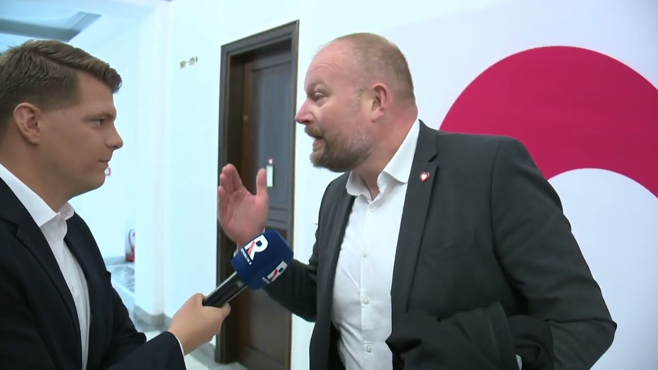 ZEMBACZYŃSKI TRZASKA DRZWIAMI! Poseł KO ucieka do pokoju przed pytaniami o pedofilię w Kłodzku