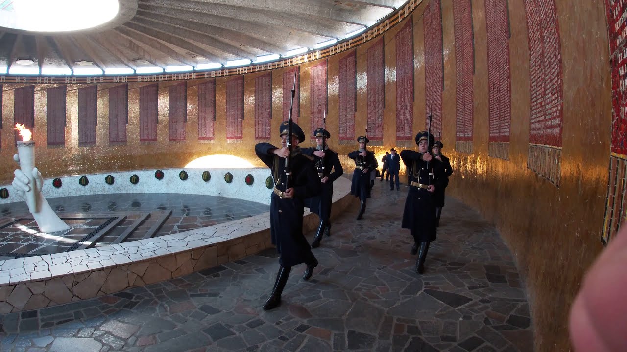 Changing the post of guard of honor. Stalingrad. Russia