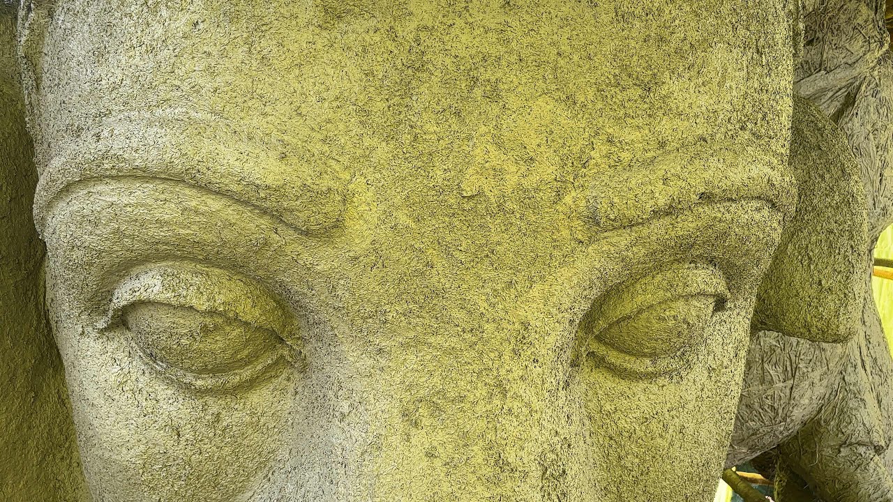 Khairatabad bada Ganesh second layer work started for right side face ￼jai Sri Ganesha 🙏😍🥰